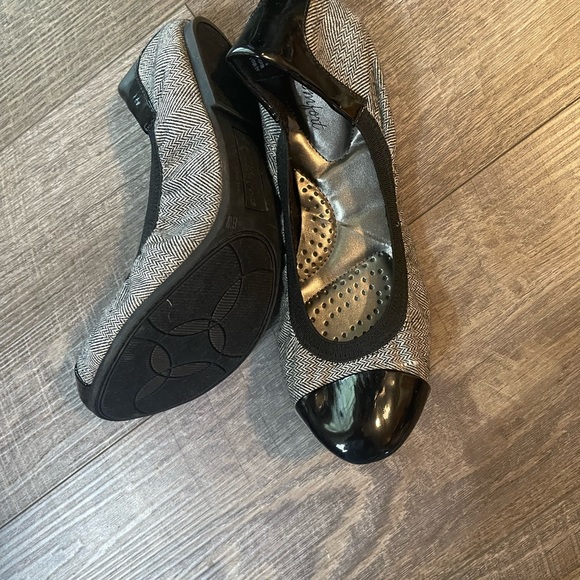 dexflex comfort Shoes - Black and Gray flats size 8W Dexflex Comfort